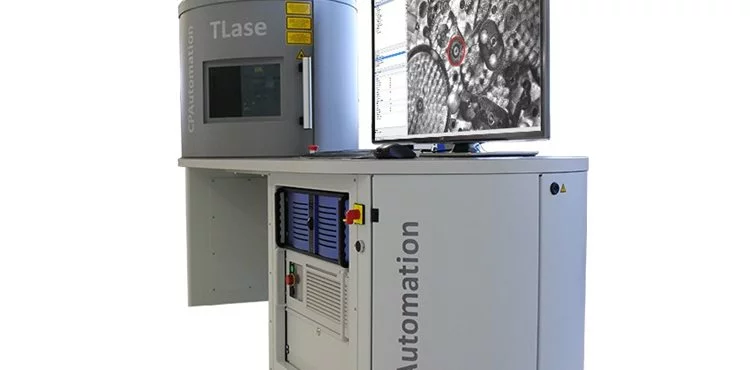 Machine de microsoudage laser de pièces microtechniques 